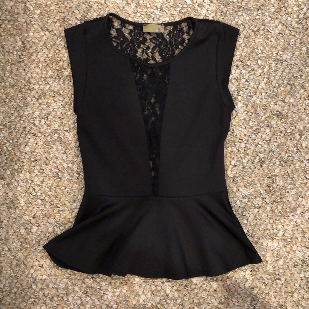 Short sleeve lace top